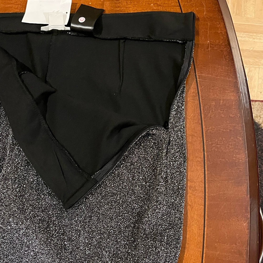 H&M silver sparkly pants. Ankle length. Side zipper. Holiday party outfit NWT. L - Picture 9 of 12
